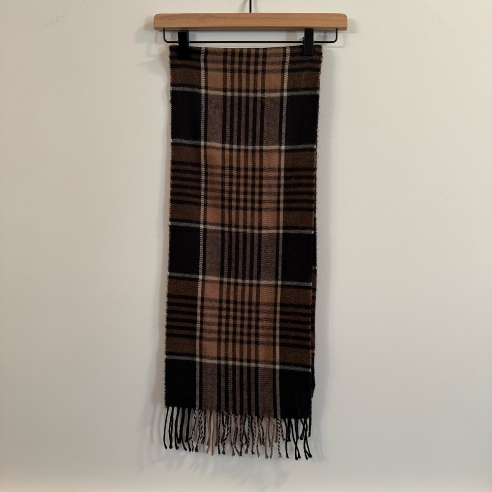 Geoffrey Beene Black and Brown Plaid cashme Scarf